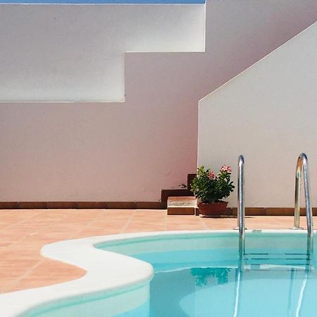 Surfers Retreat (Adults Only) Pansiyon Corralejo Dış mekan fotoğraf